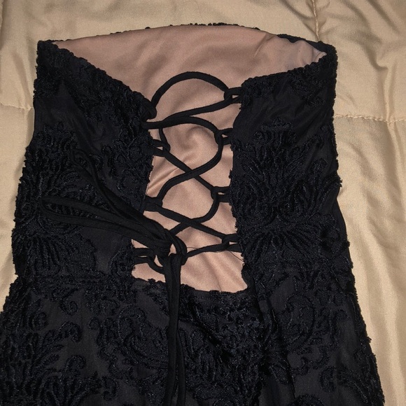 Dress - Picture 3 of 4